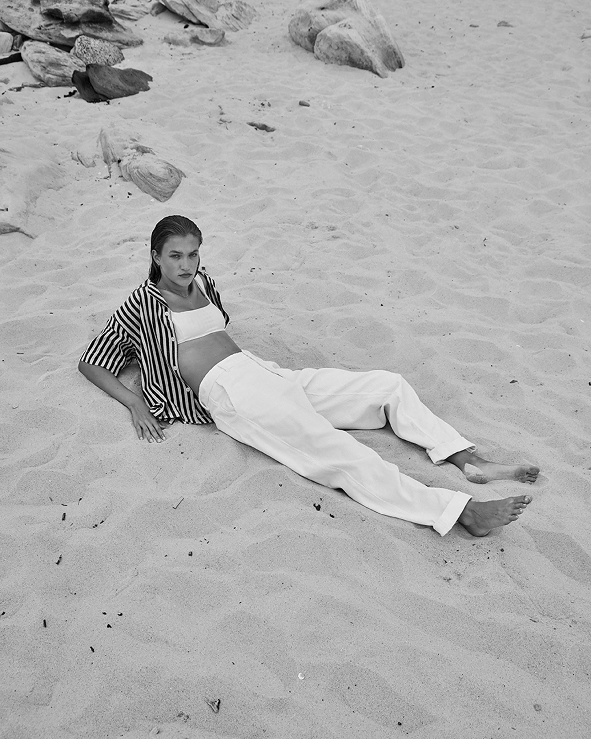 Side-Note Wait March, 2019 by  Victoria Zschommler