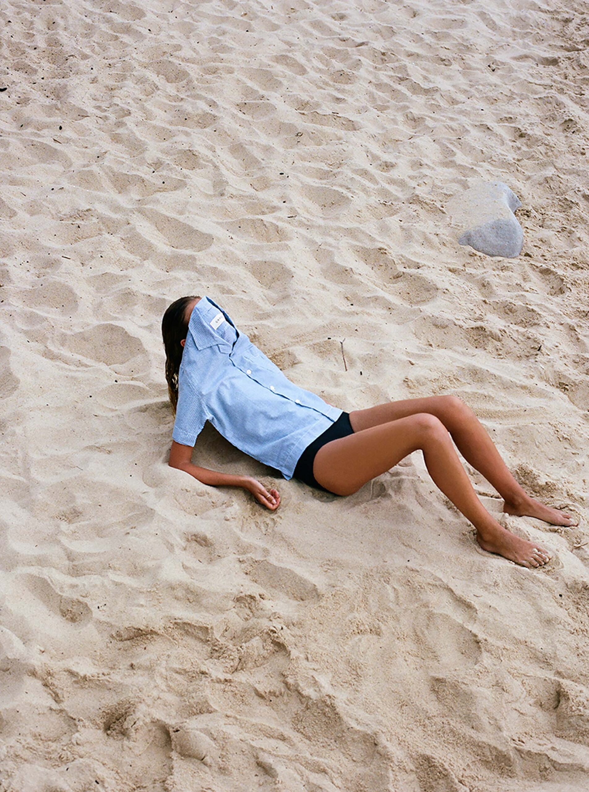 Side-Note Wait March, 2019 by  Victoria Zschommler