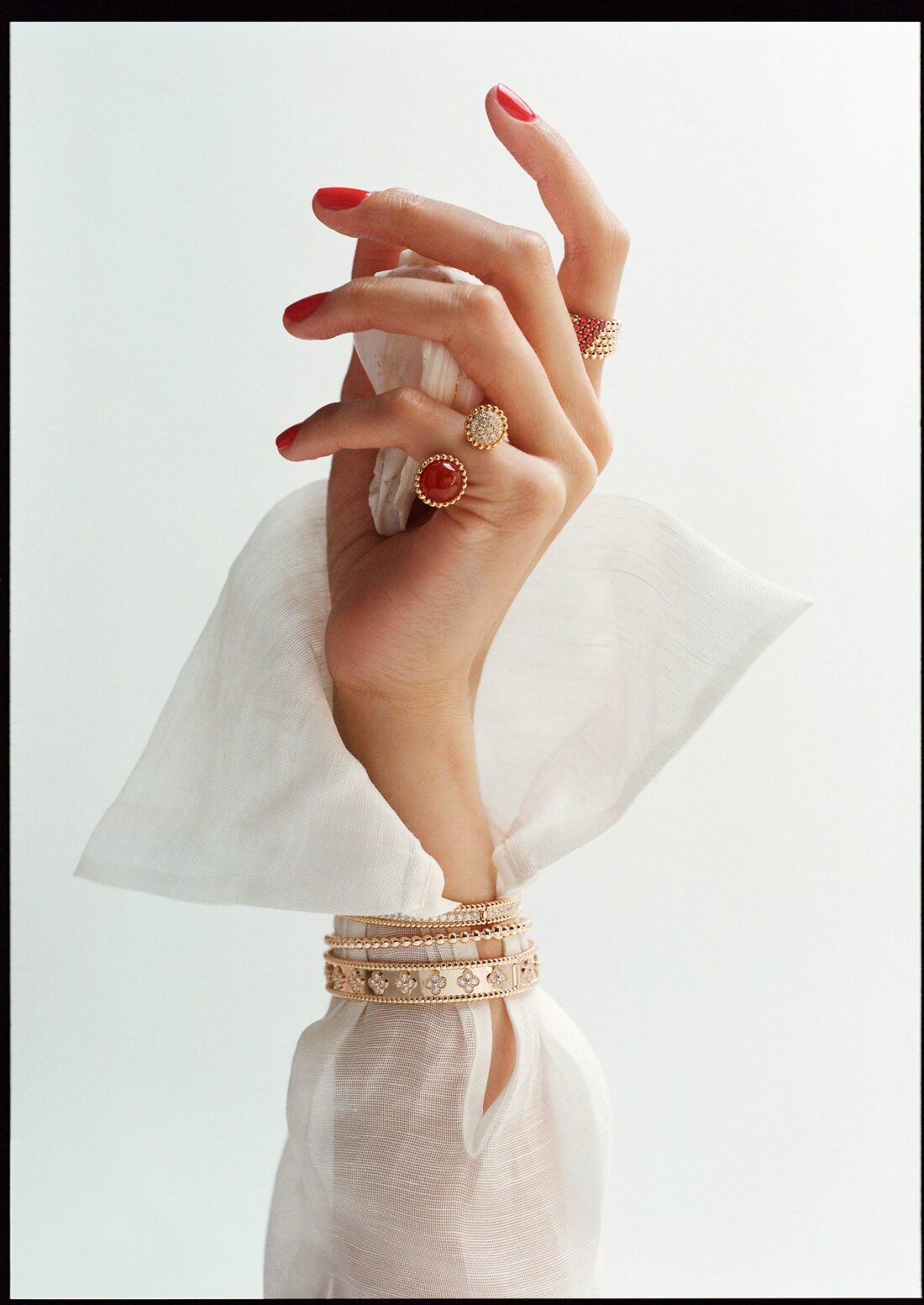 Harper's Bazaar Australia Et Voila! September, 2022 by Victoria Zschommler 