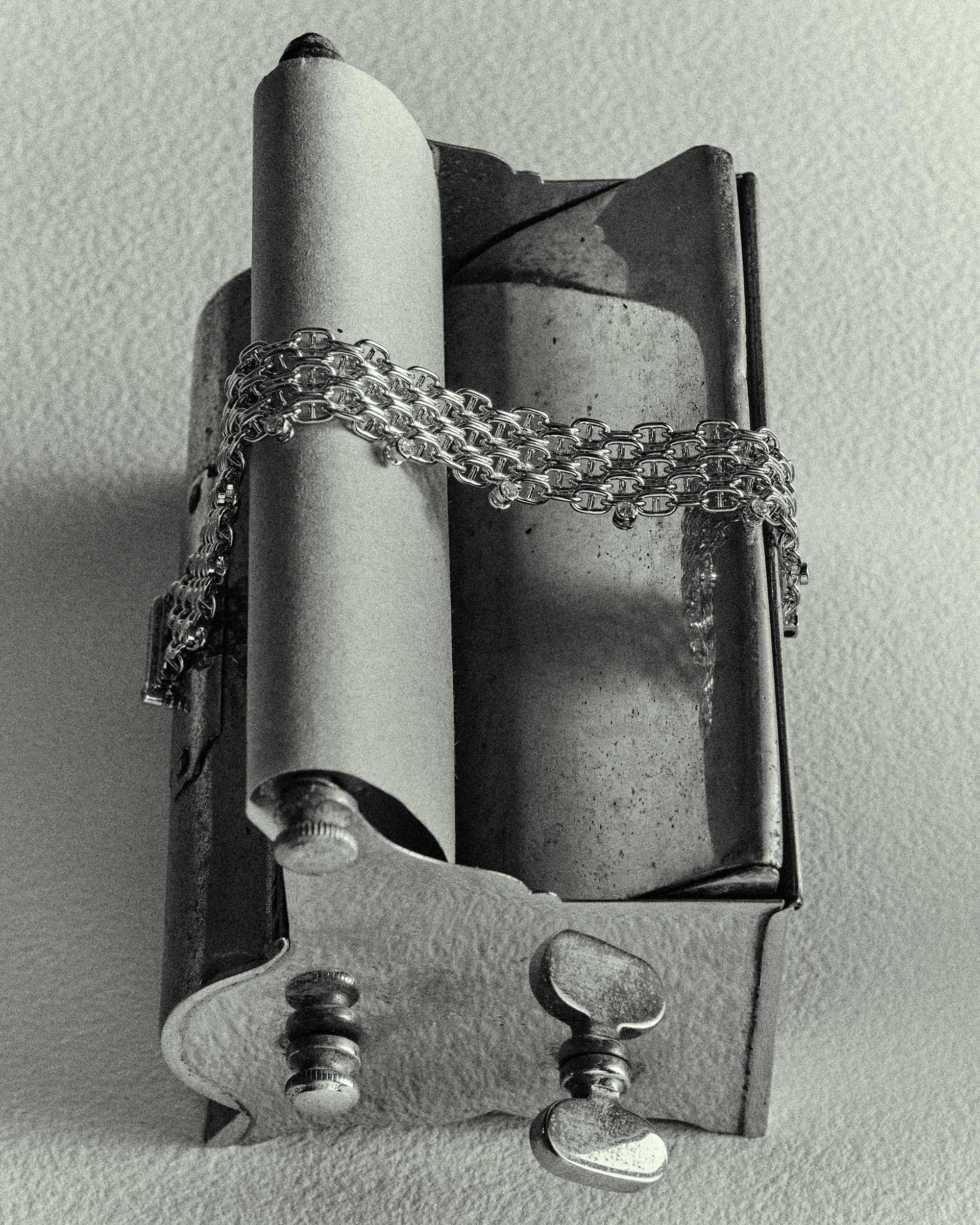 Carton Magazine Lauren Bamford December, 2023 by  Natalie Turnbull