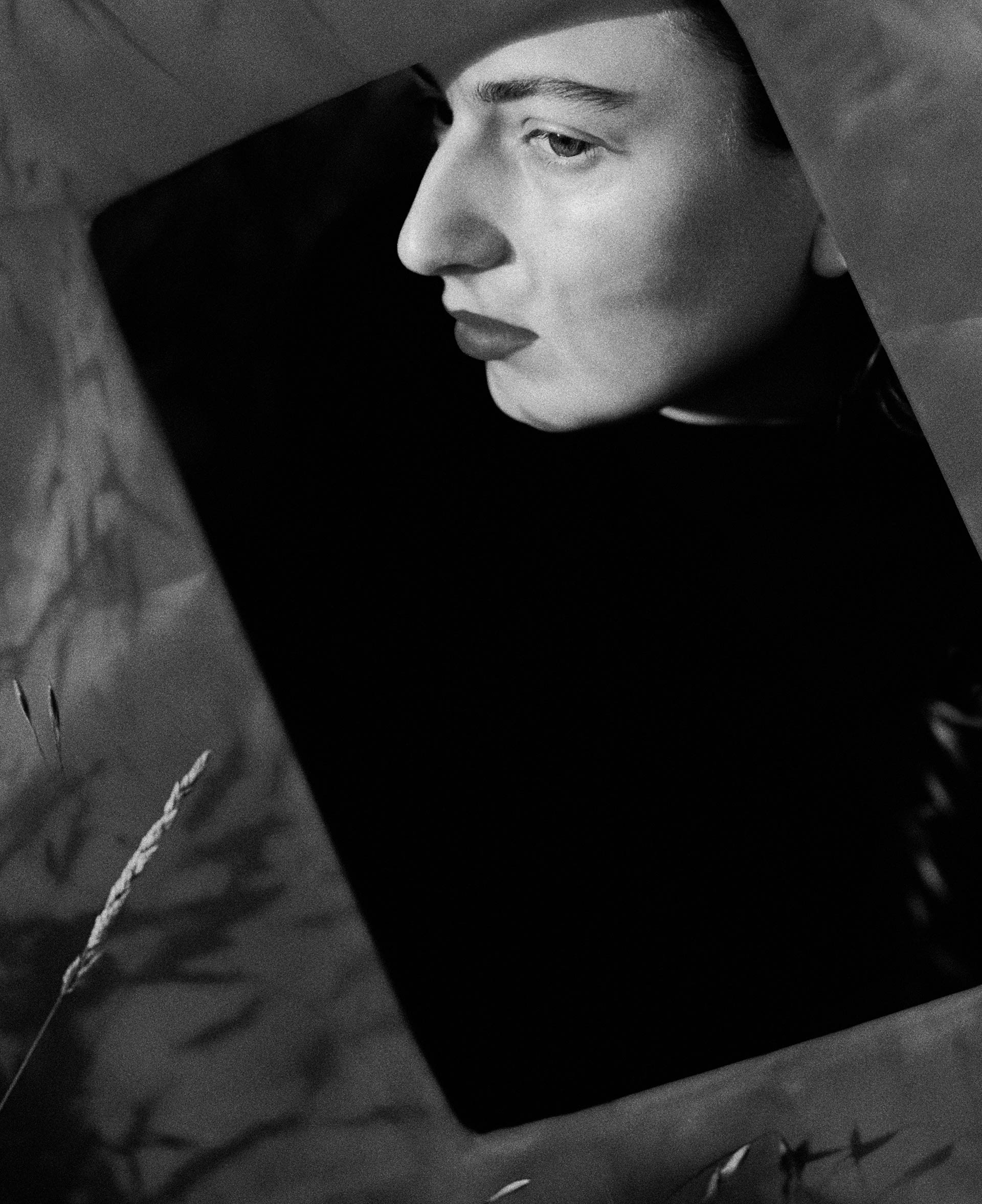 Elbazin Magazine The Sky Between Us January, 2025 by  Lilli Waters