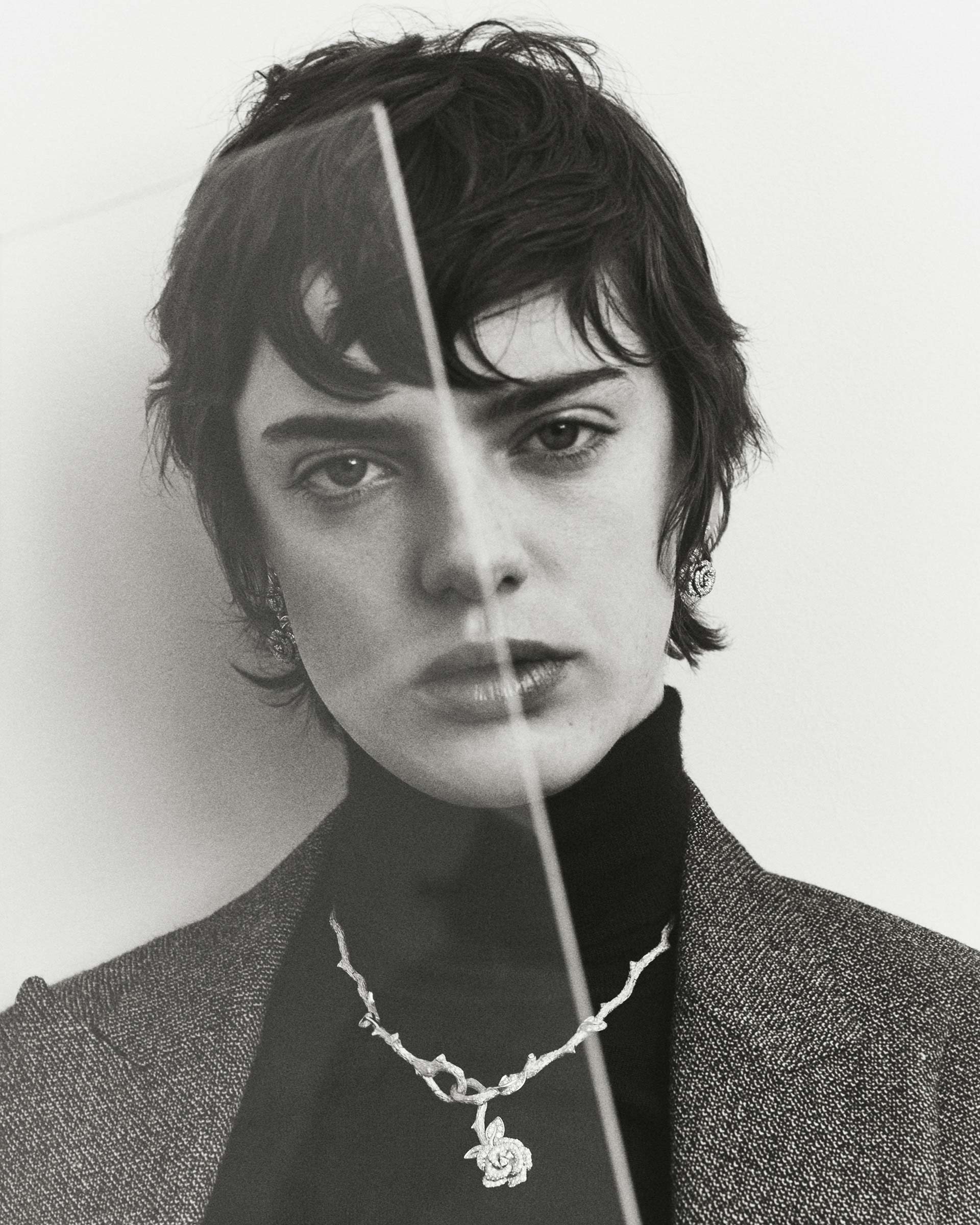 VOGUE Ukraine Jewellery December, 2024 by  Natalie Turnbull