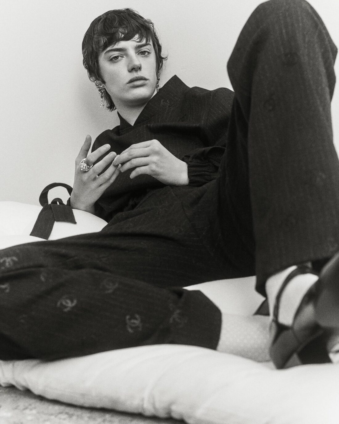 VOGUE Ukraine Jewellery December, 2024 by Natalie Turnbull 