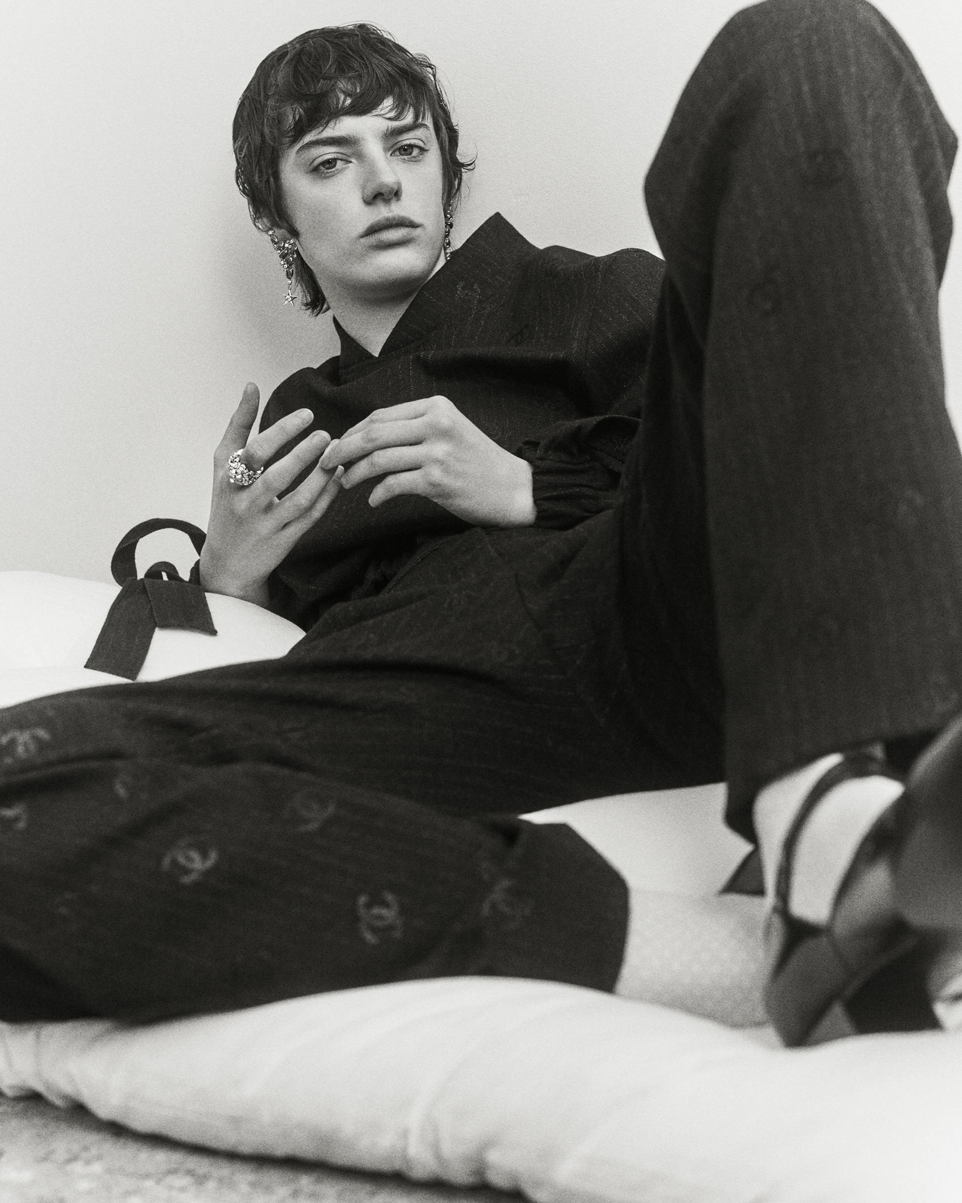 VOGUE Ukraine Jewellery December, 2024 by  Natalie Turnbull