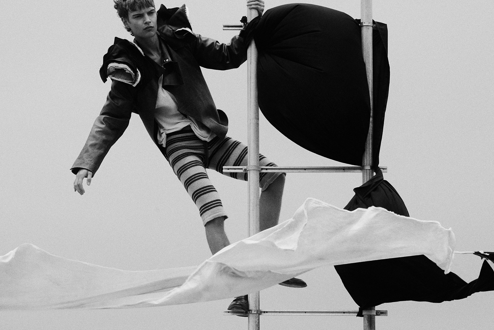 Order Magazine Radio Wave December, 2024 by  Lilli Waters