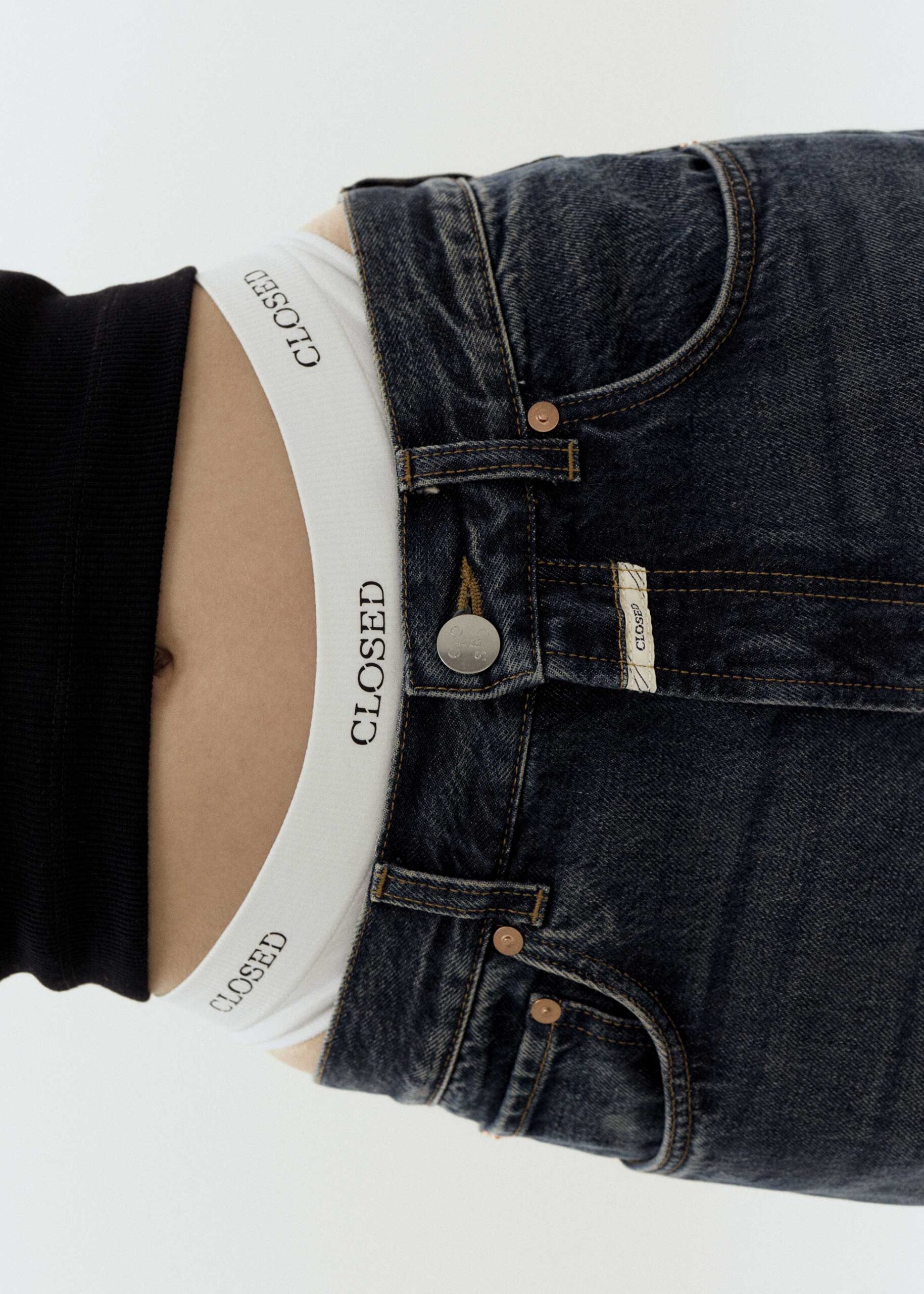 Closed Autumn/winter 25 August, 2025 by  Rahel Weiss