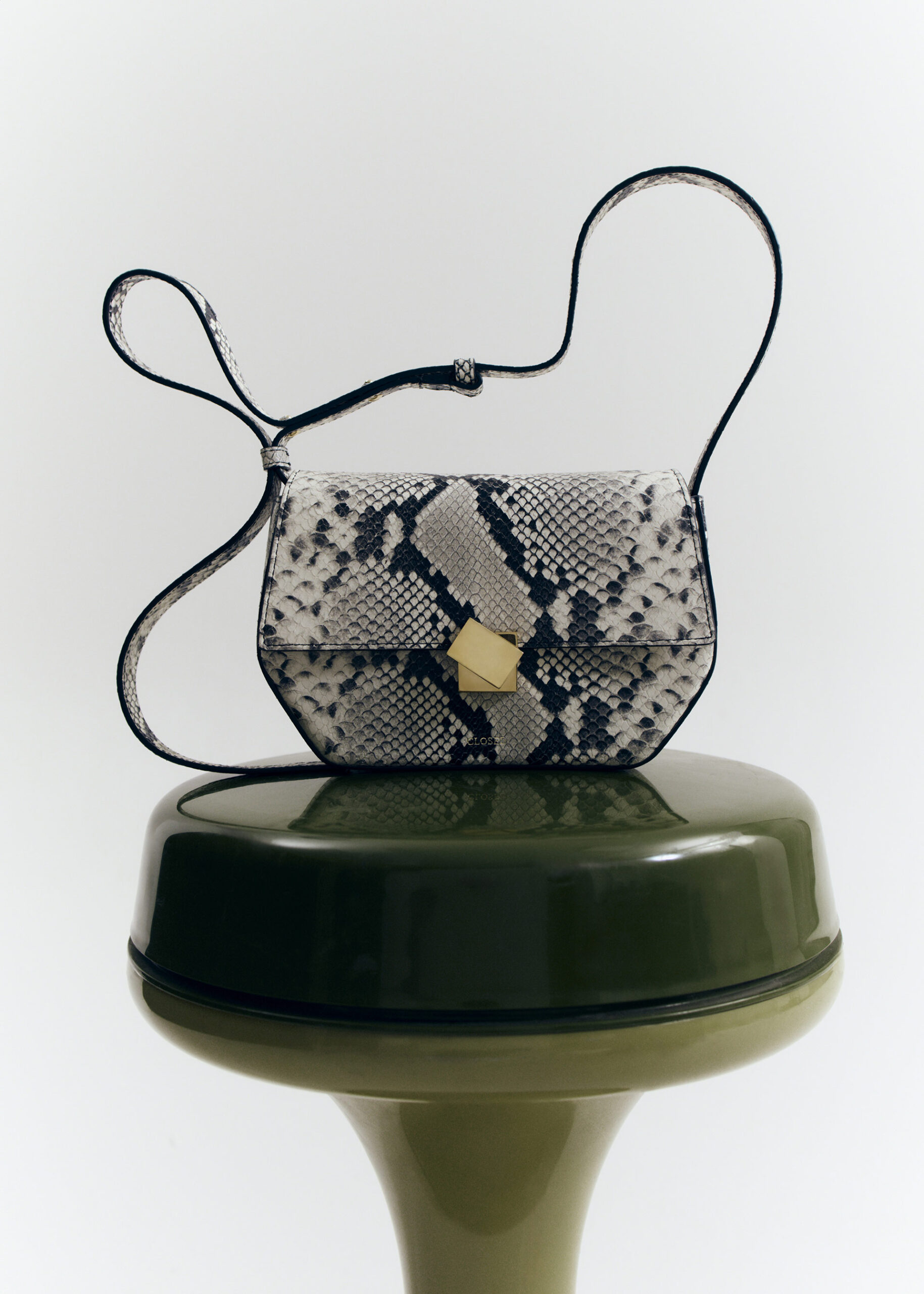 Closed Autumn/winter 25 August, 2025 by  Rahel Weiss