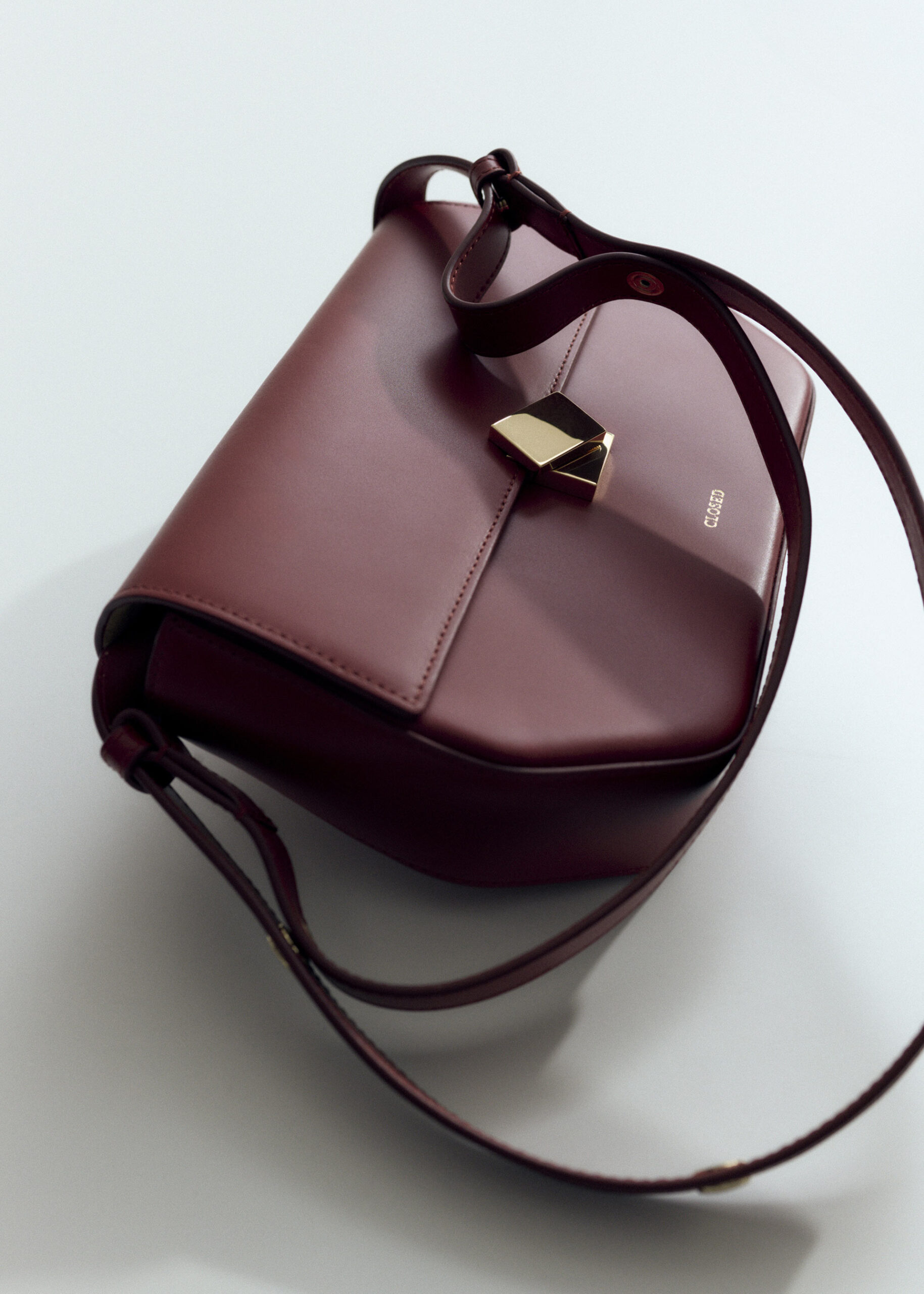 Closed Autumn/winter 25 August, 2025 by  Rahel Weiss