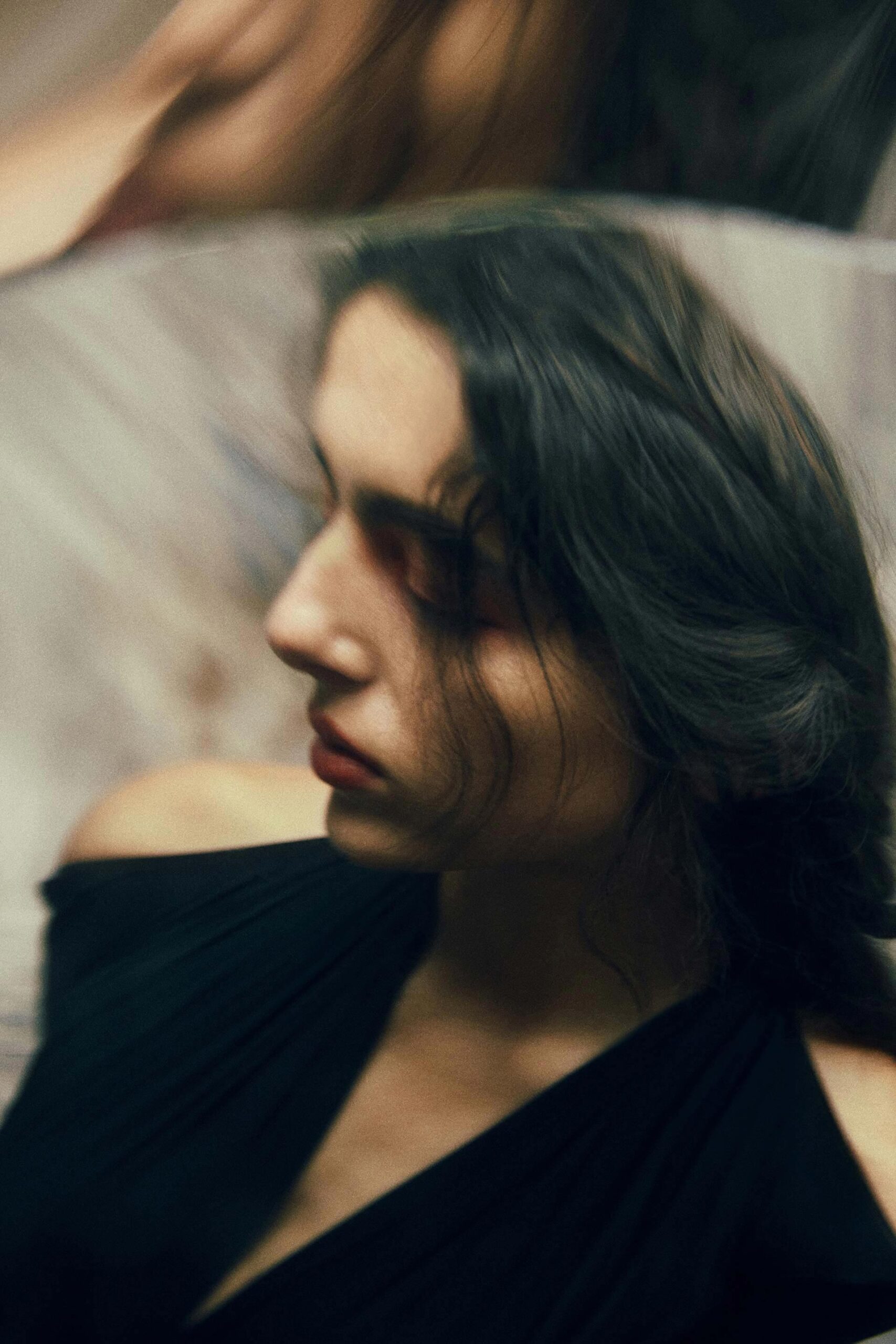 Alice D Magazine The Descent November, 2025 by  Lilli Waters