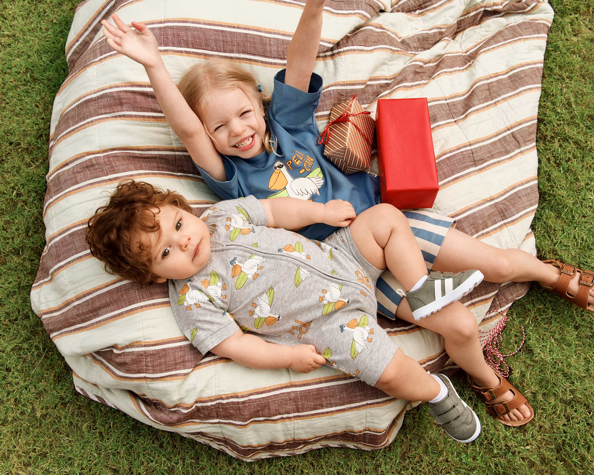 Bonds Christmas 25 December, 2025 by  Drew Wheeler