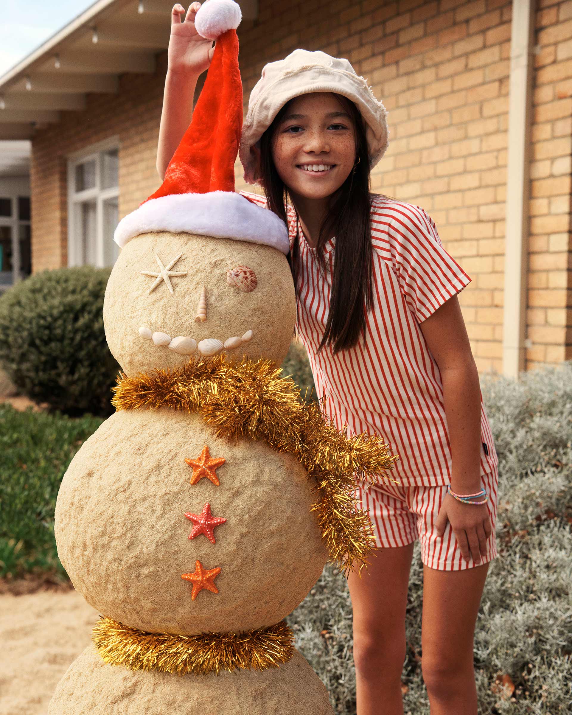 Bonds Christmas 25 December, 2025 by  Drew Wheeler