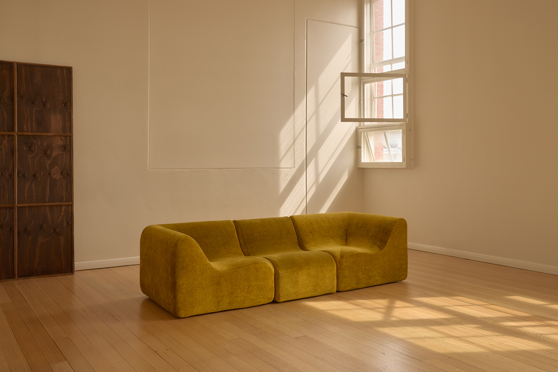 Monde Home SS23 September, 2023 by  Henry King