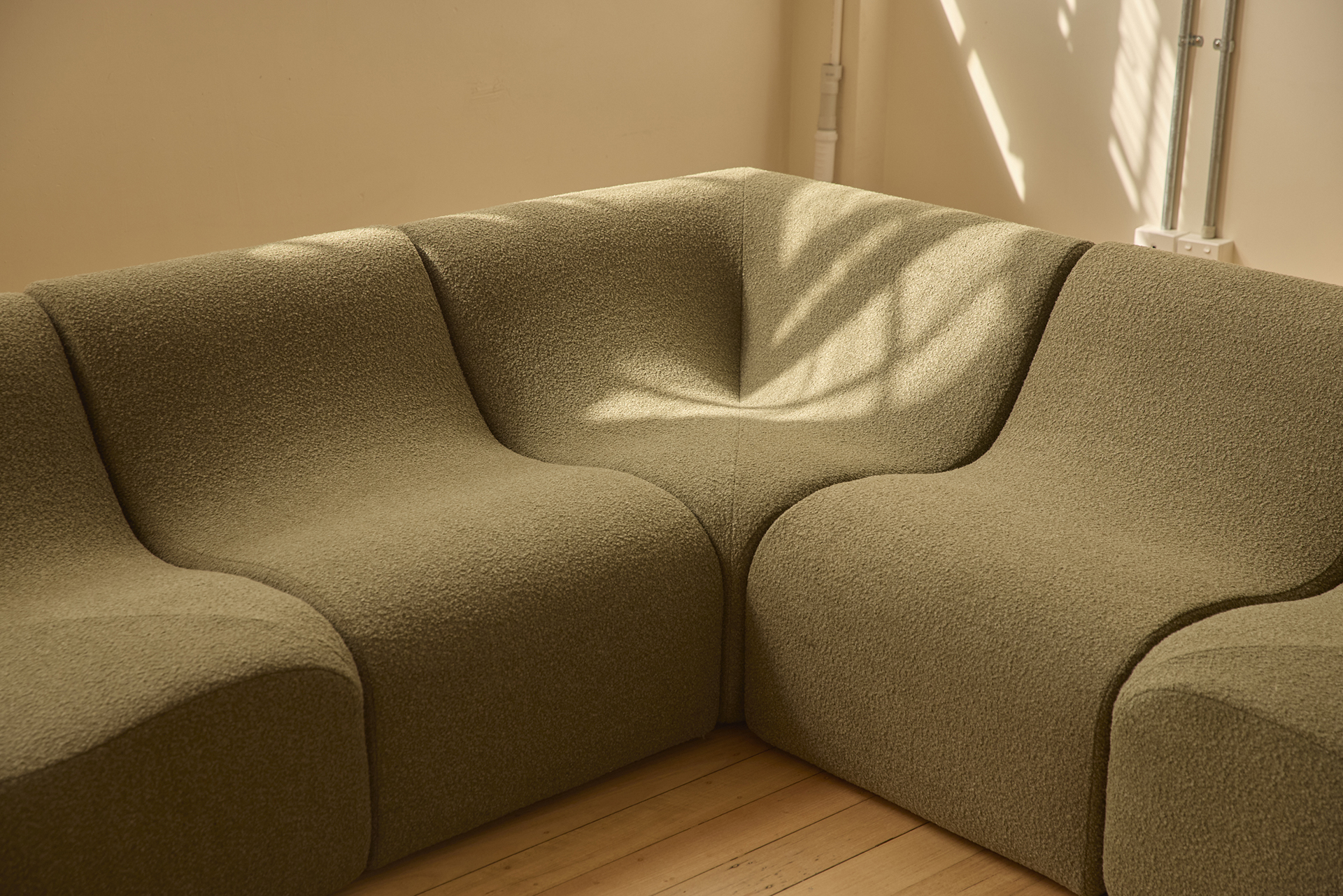 Monde Home SS23 September, 2023 by  Henry King